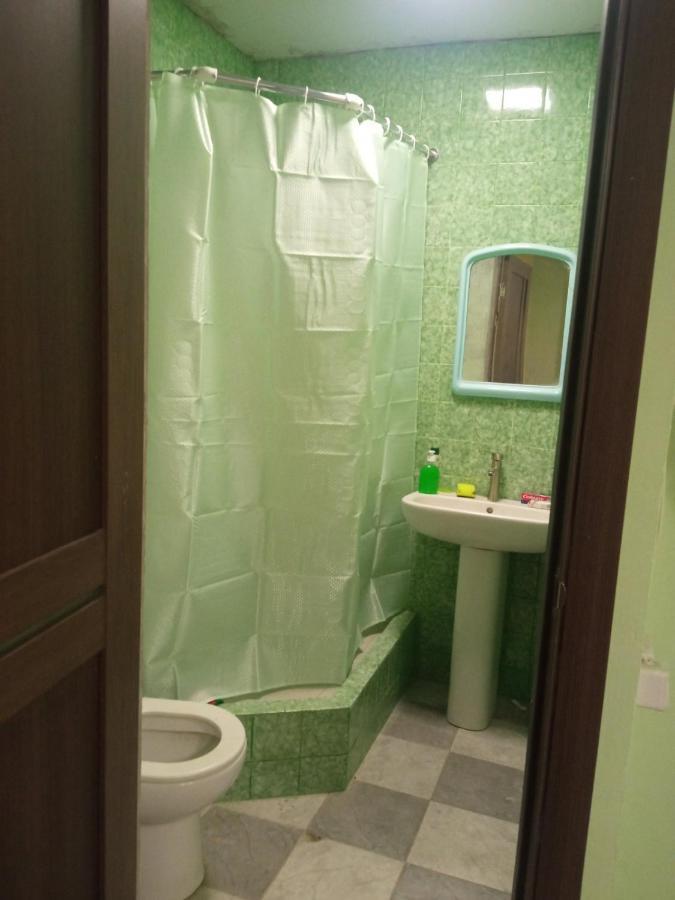 Vahe'S Family Guest House Front 耶烈万 外观 照片