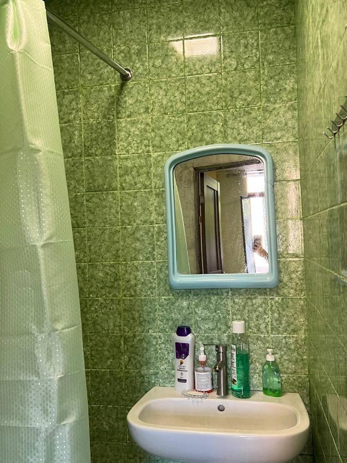 Vahe'S Family Guest House Front 耶烈万 外观 照片