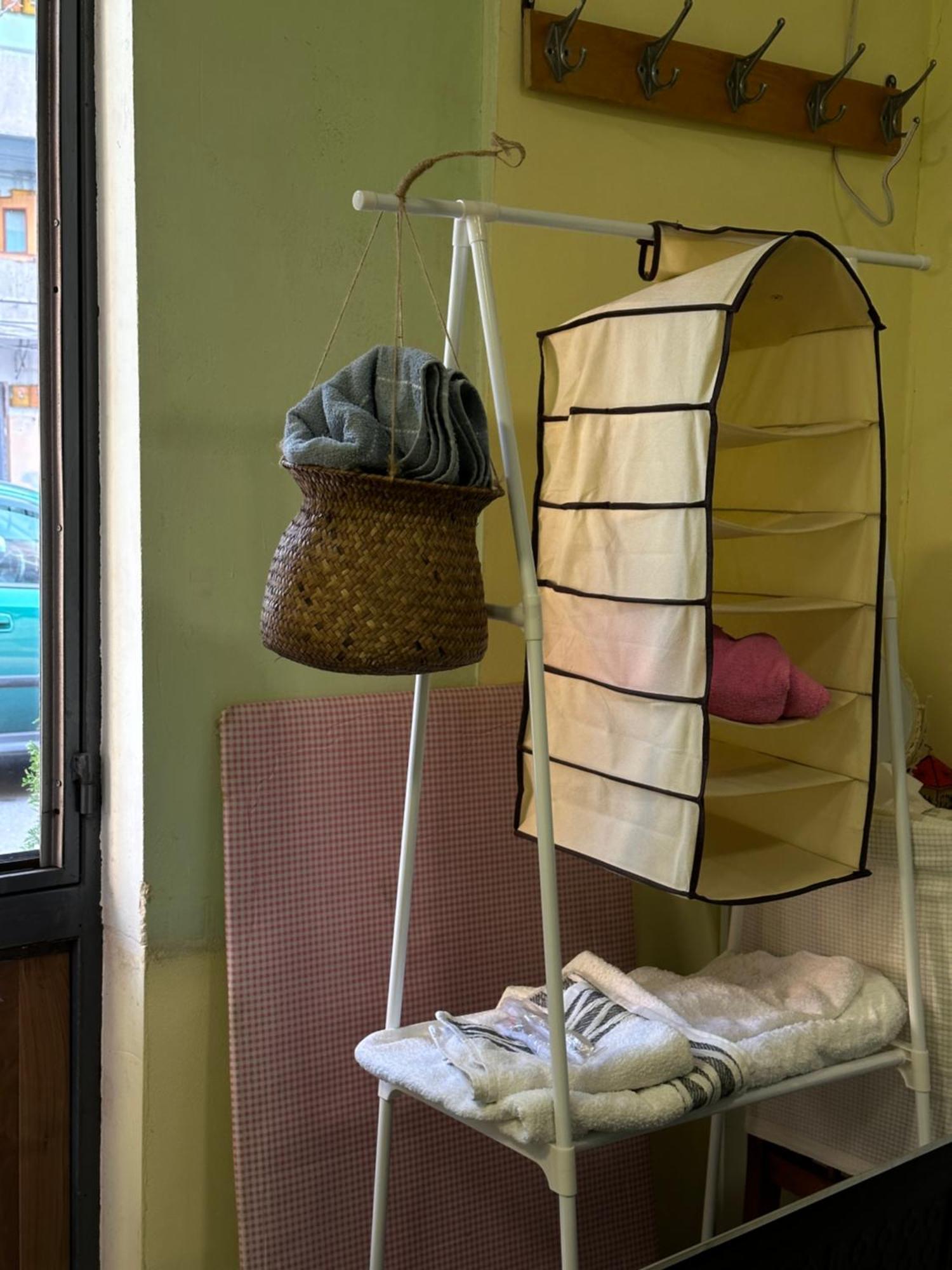 Vahe'S Family Guest House Front 耶烈万 外观 照片