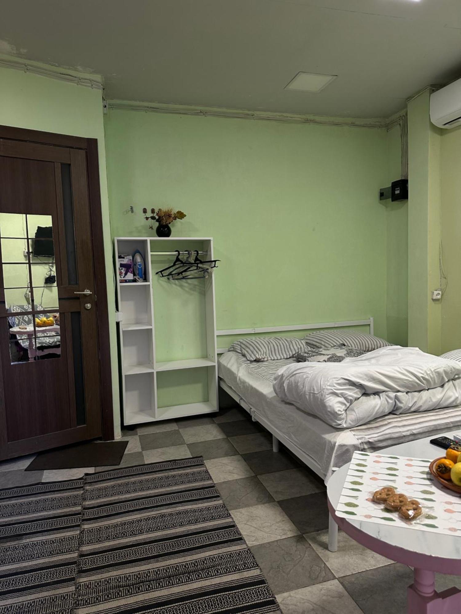 Vahe'S Family Guest House Front 耶烈万 外观 照片